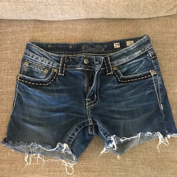 Miss Me Pants - Miss Me Jean Shorts. Size 29.